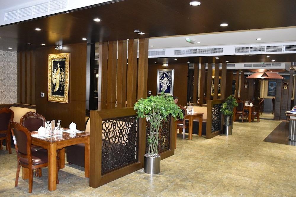 Clifton International Hotel Эль-Фуджайра Экстерьер фото