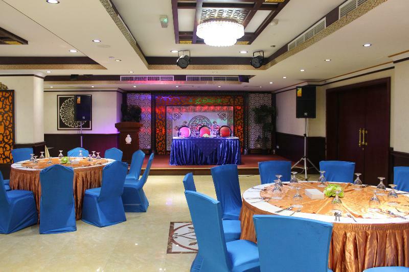 Clifton International Hotel Эль-Фуджайра Экстерьер фото